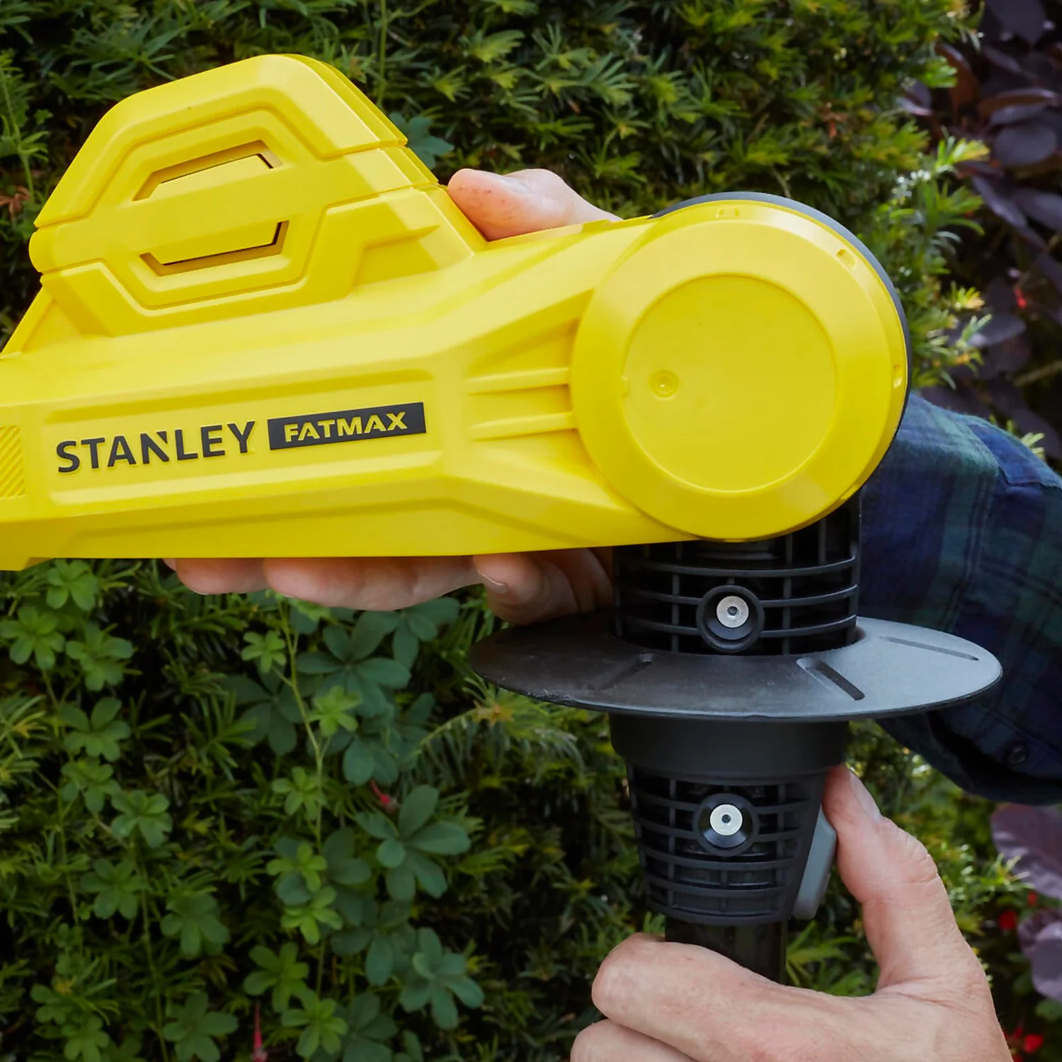 STANLEY FATMAX V20 18V Cordless Pole Hedge Trimmer 45cm (Sfmcph845M1-Gb) - Image 5