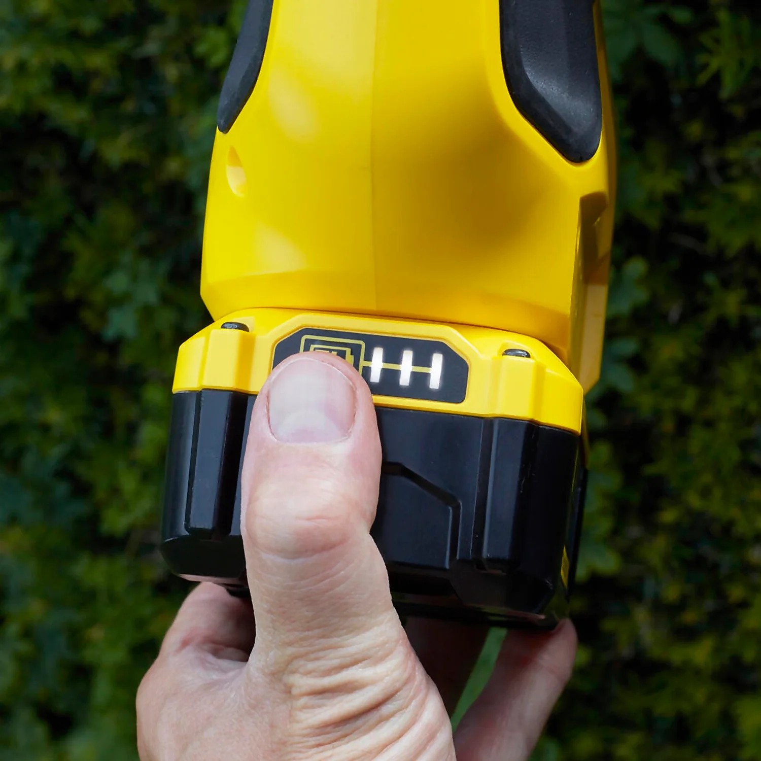 STANLEY FATMAX V20 18V Cordless Pole Hedge Trimmer 45cm (Sfmcph845M1-Gb) - Image 8