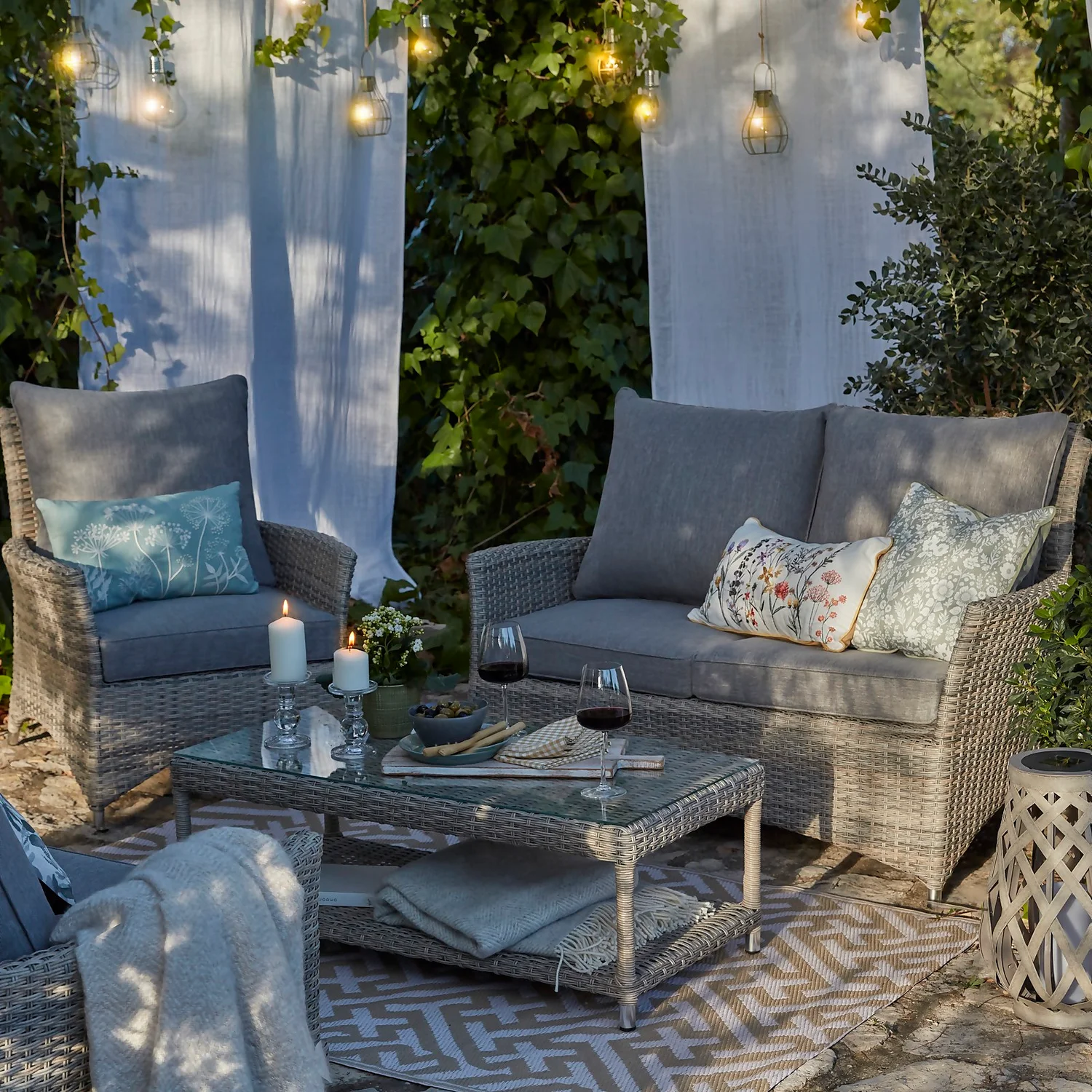 Florence 4 Seater Grey Rattan Garden Sofa Set - Image 3