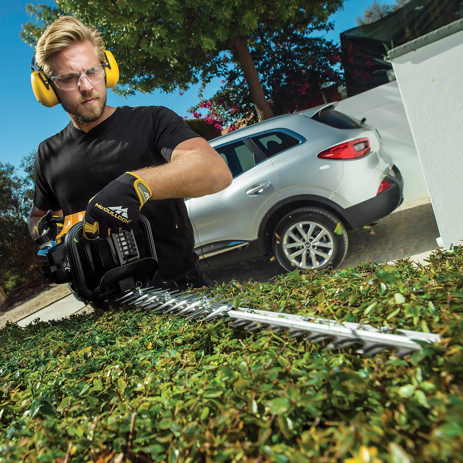 McCulloch HT5622 Petrol Hedge Trimmer - Image 4