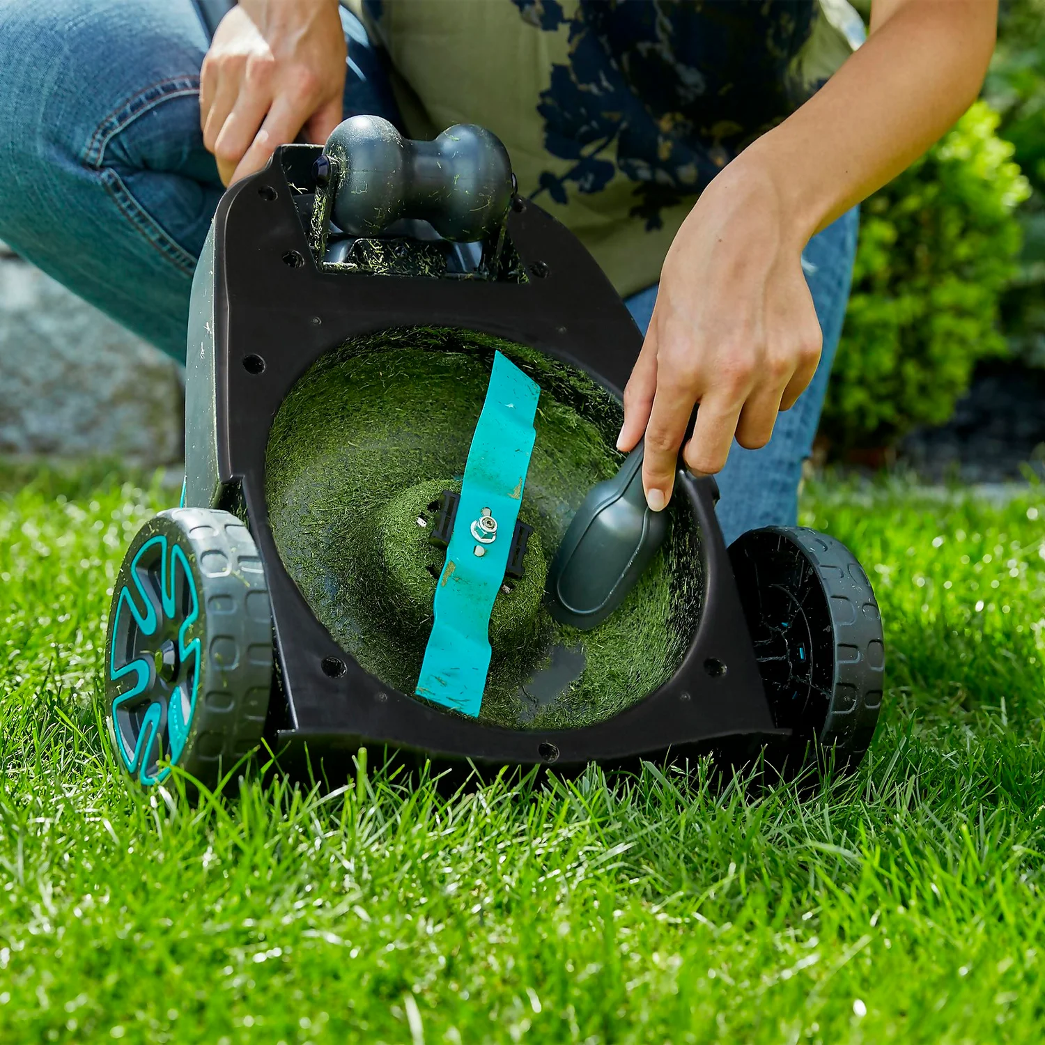 GARDENA 18V HandyMower Cordless Lawn Mower - 22cm - Image 7