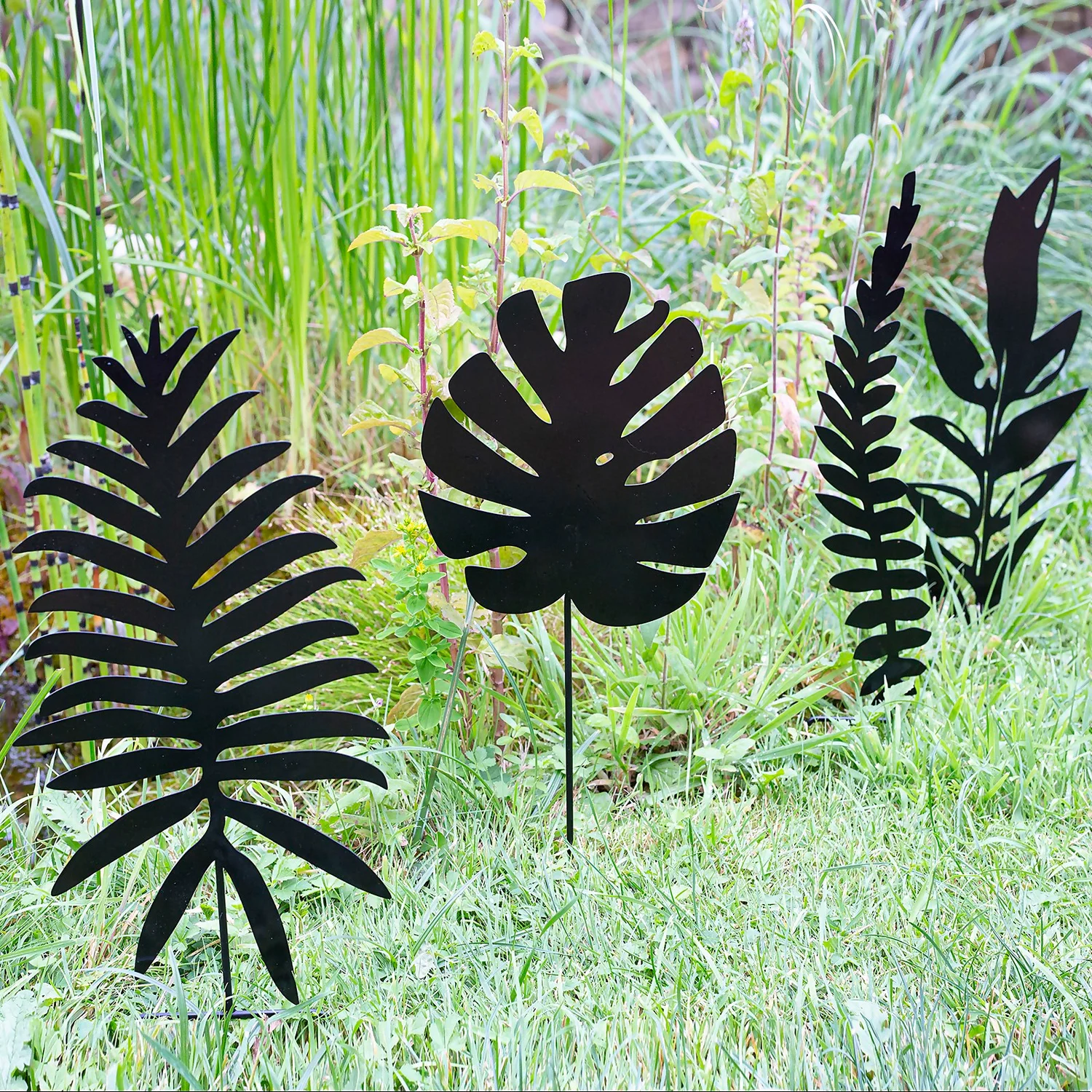Jungle Black Ground Stakes - 45cm (Assorted Designs) - Image 4