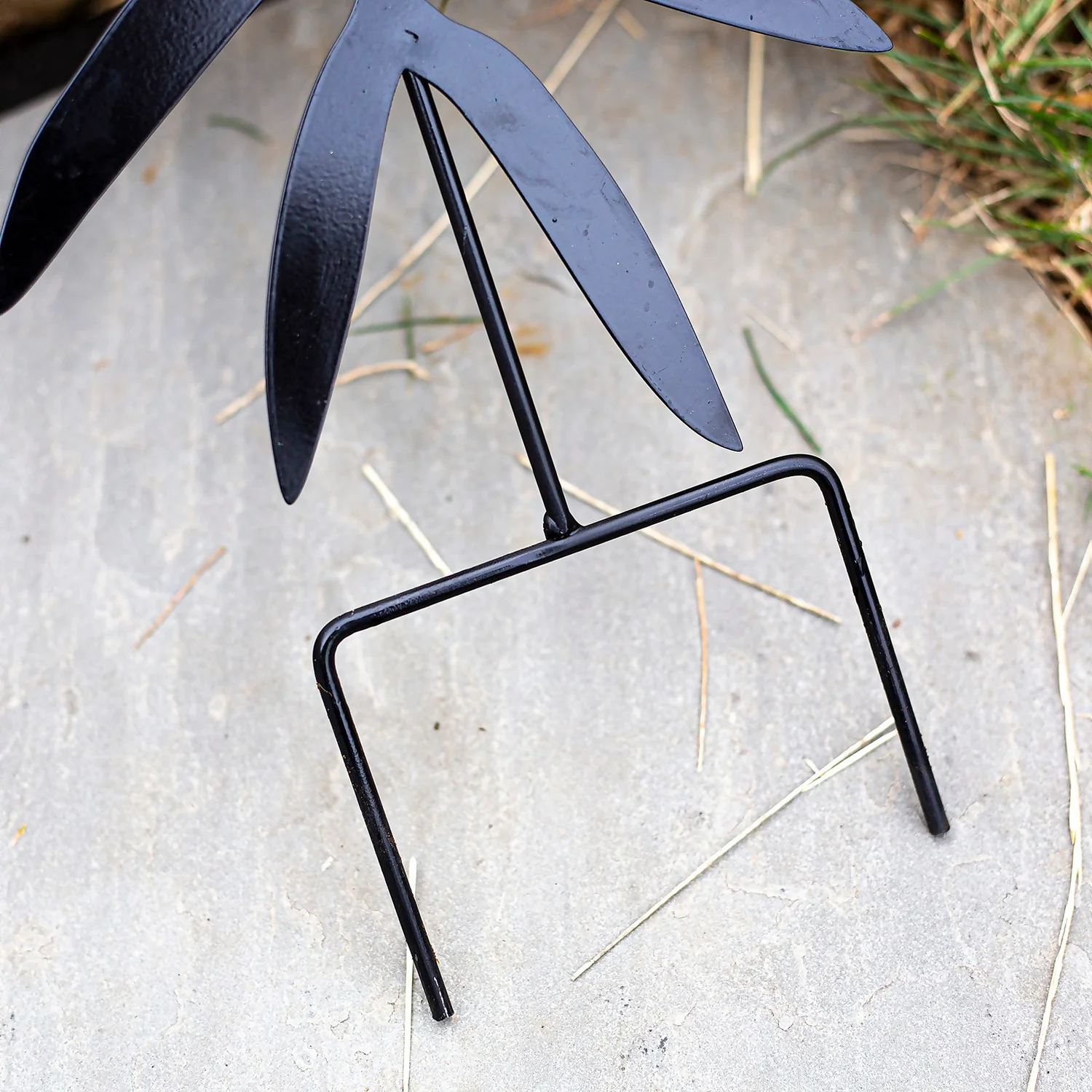 Jungle Black Ground Stakes - 45cm (Assorted Designs) - Image 3