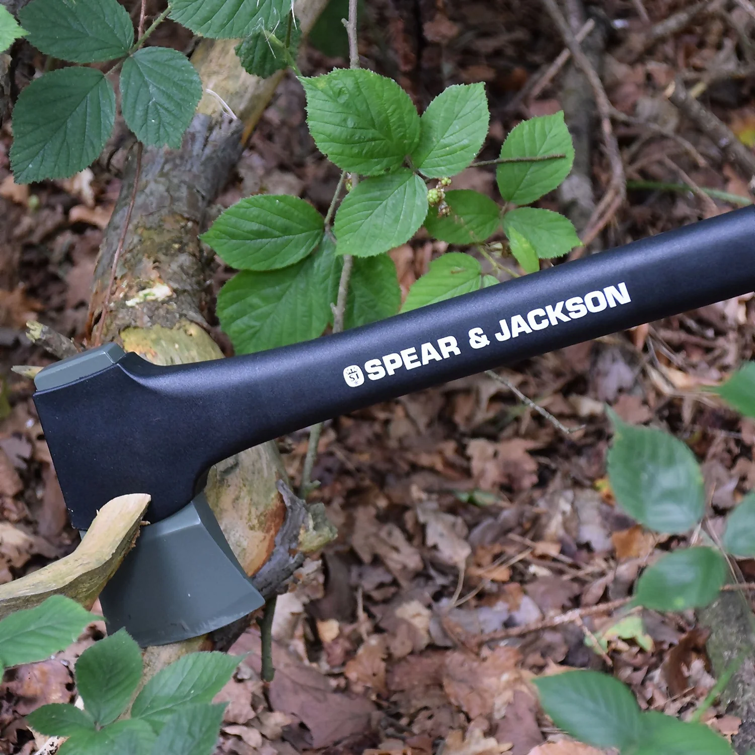 Spear & Jackson Fibreglass Axe - 1kg - Image 2