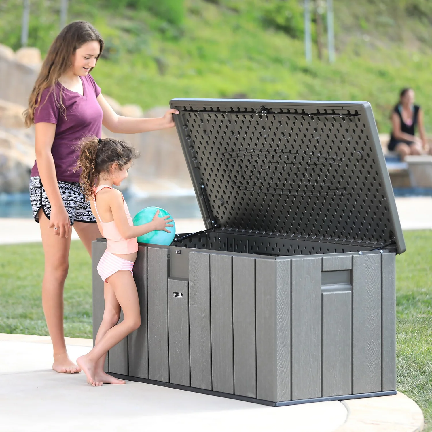 LIFETIME 568L Outdoor Storage Deck Box - Rough-Cut Brown - Image 2