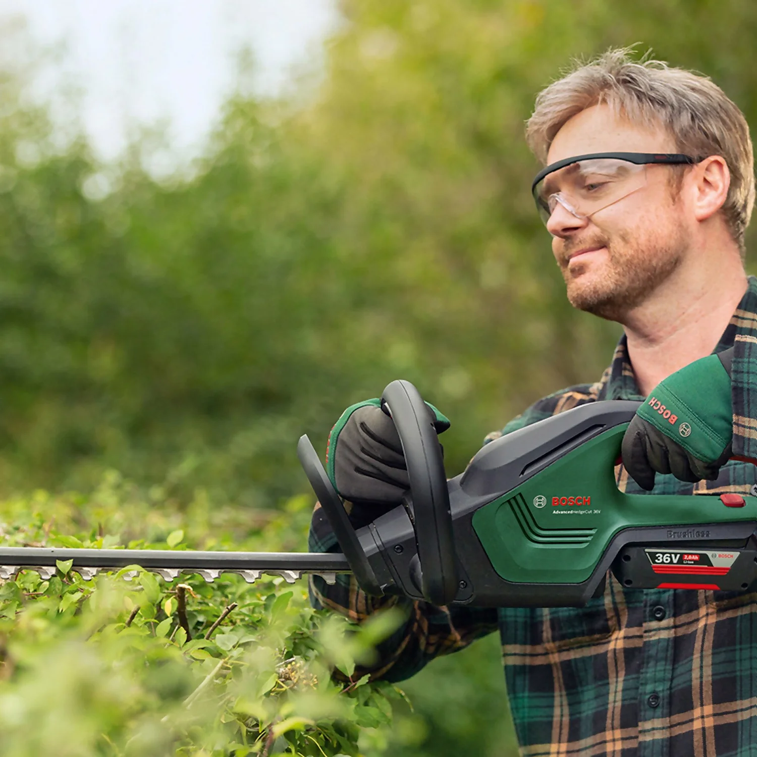 Bosch AdvancedHedgeCut 36V 65-28 Hedge Cutter - Image 7