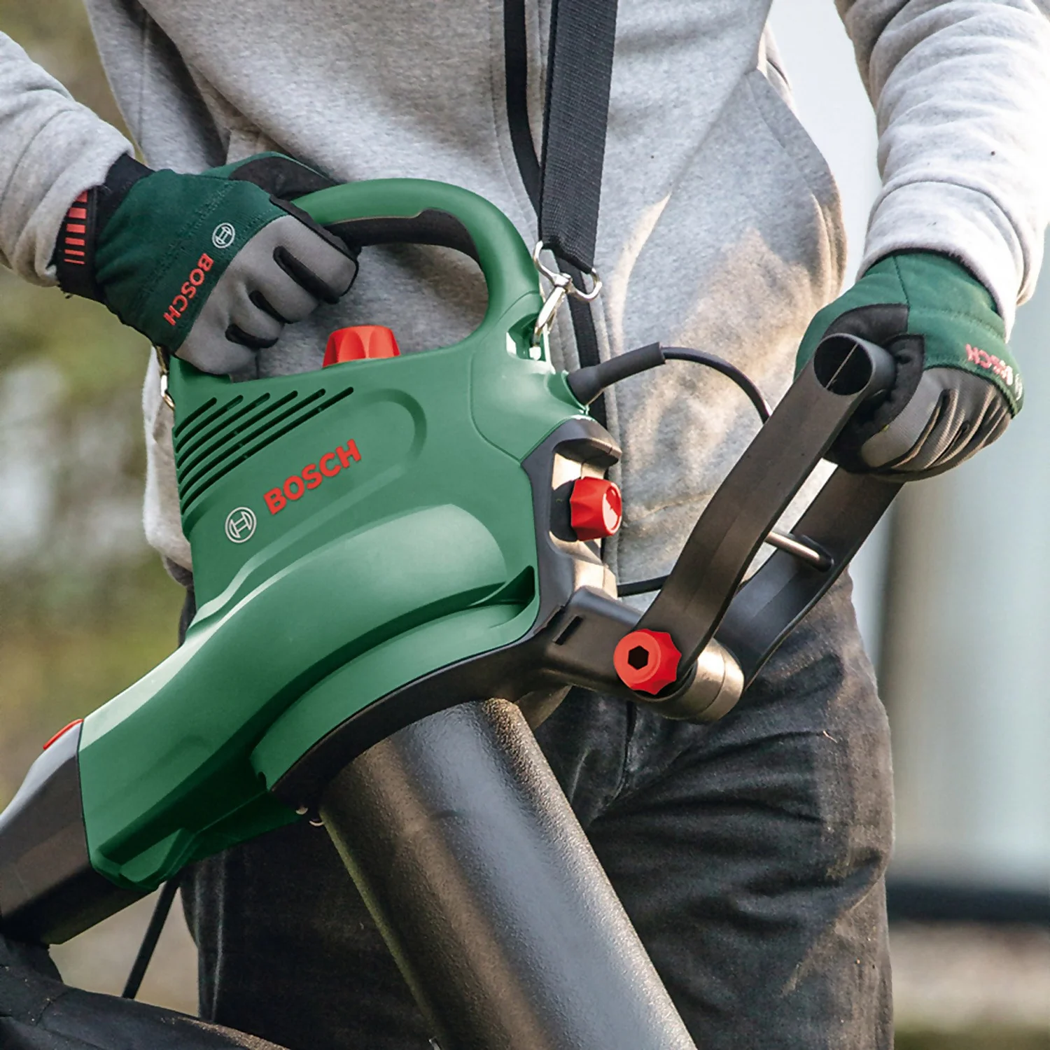 Bosch UniversalGardenTidy 3000 Blower Vac - Image 7